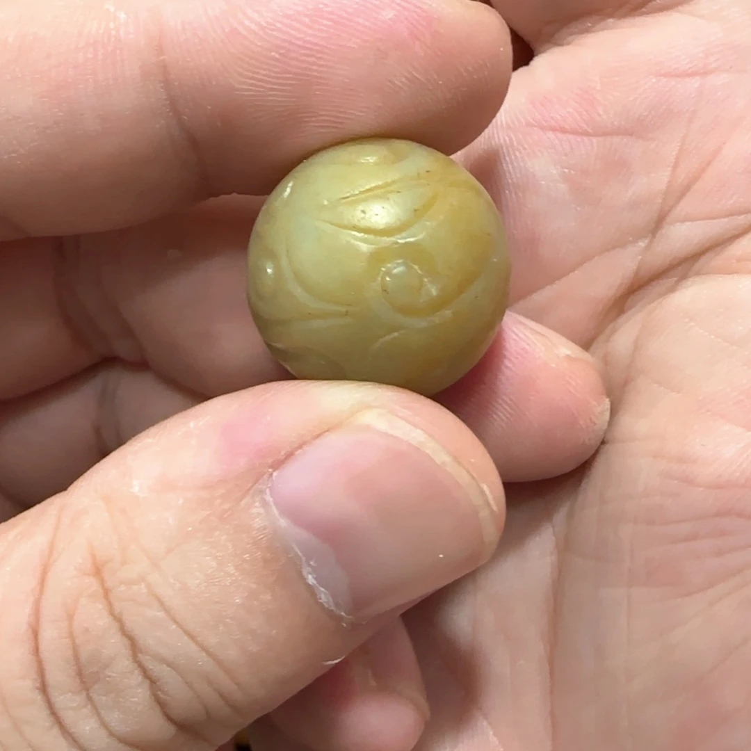 天***生和田玉未镶嵌颈饰
