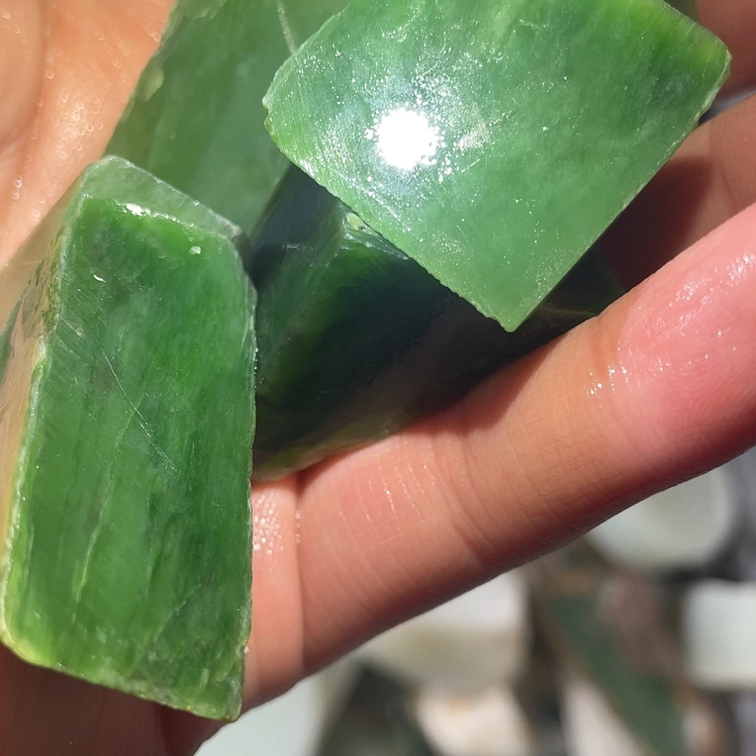 和田玉未镶嵌车挂