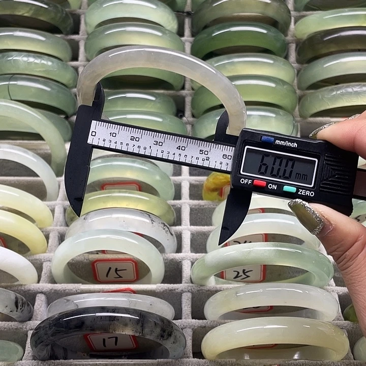 蛇纹石玉未镶嵌手镯18