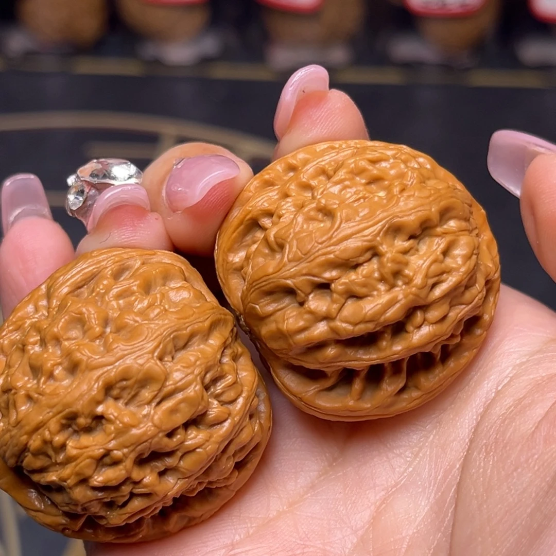 N***h吊坠文玩核桃红锦鲤