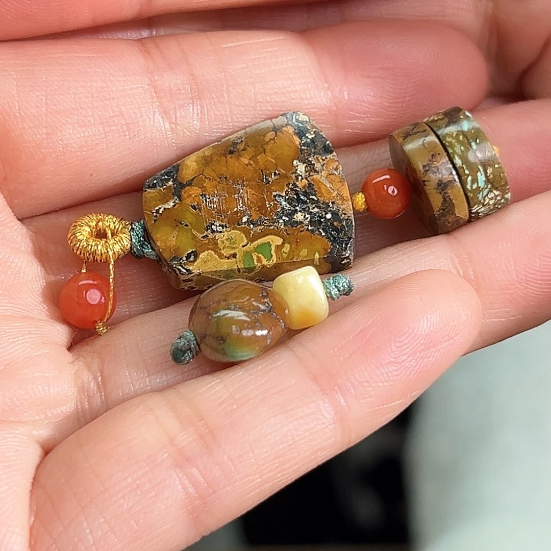 南红玛瑙未镶嵌珠宝奇石