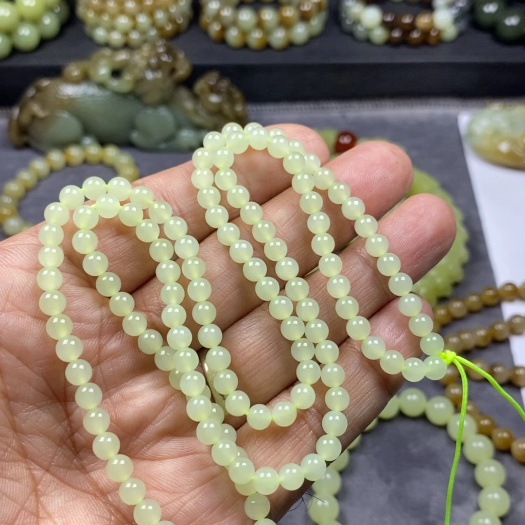 何***里和田玉未镶嵌项链