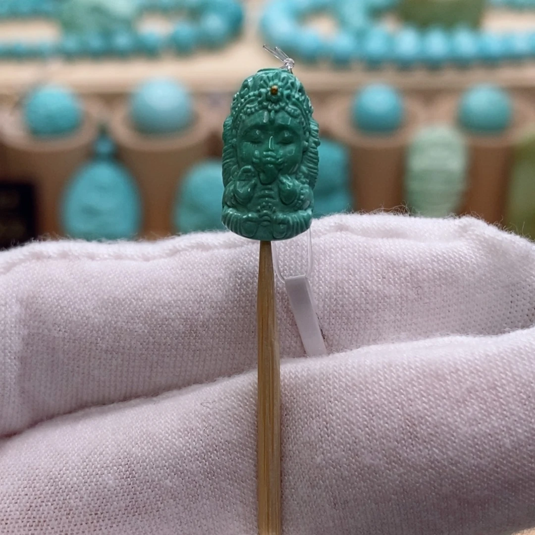 绿松石未镶嵌珠宝奇石