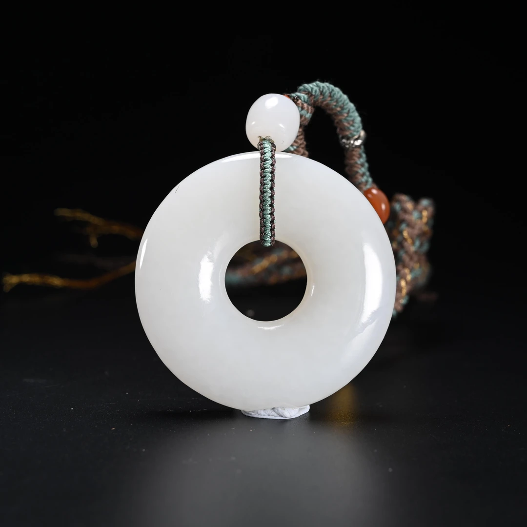 lot8832 和田玉平安扣/保利