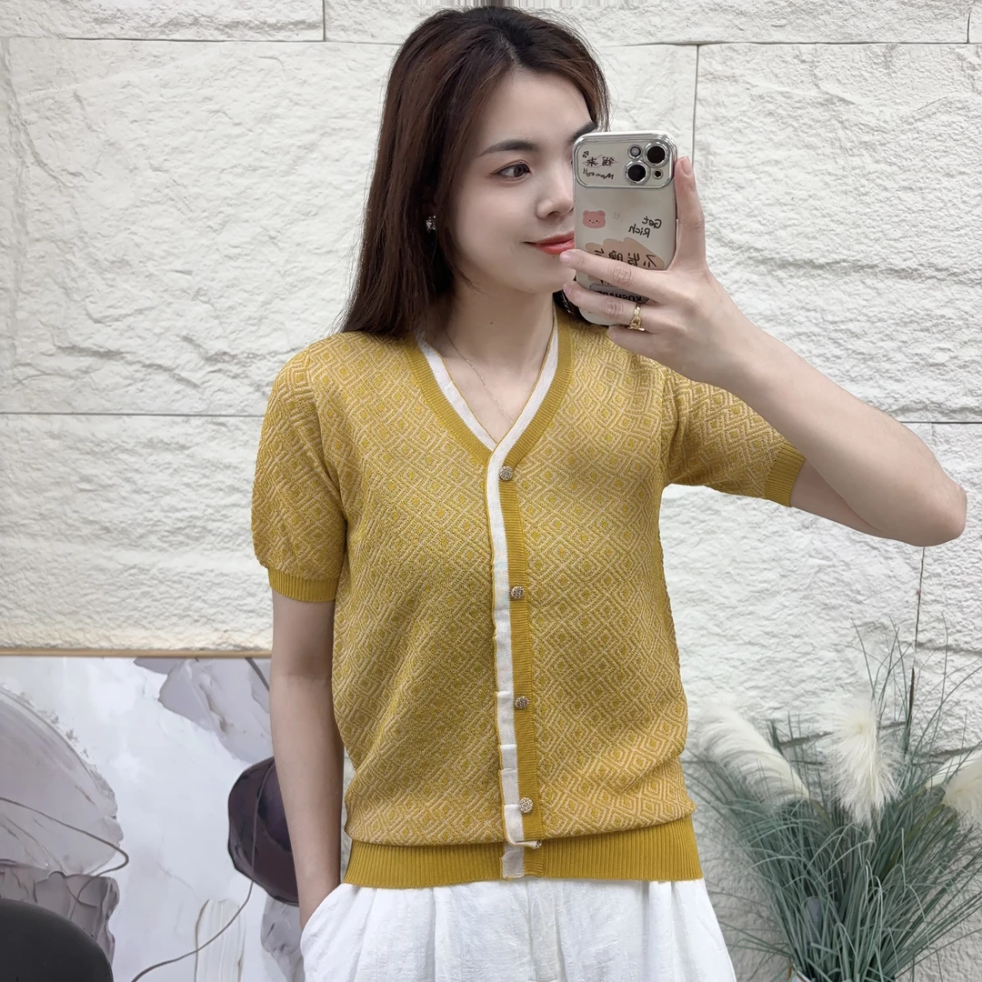 E052女常规夏季毛针织衫宽松型短袖套头款通勤提花V领