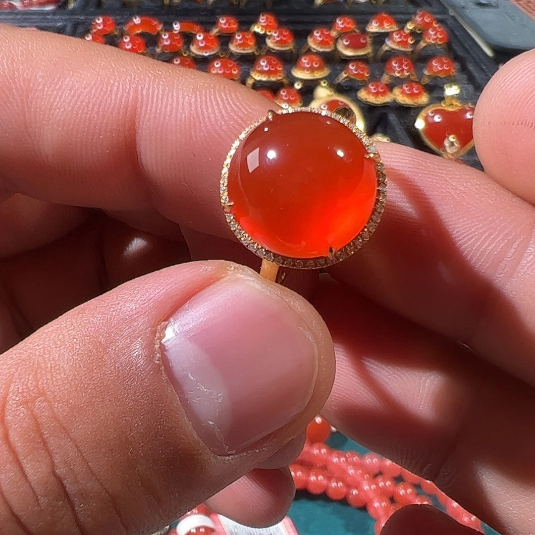南红玛瑙18K金镶嵌戒指