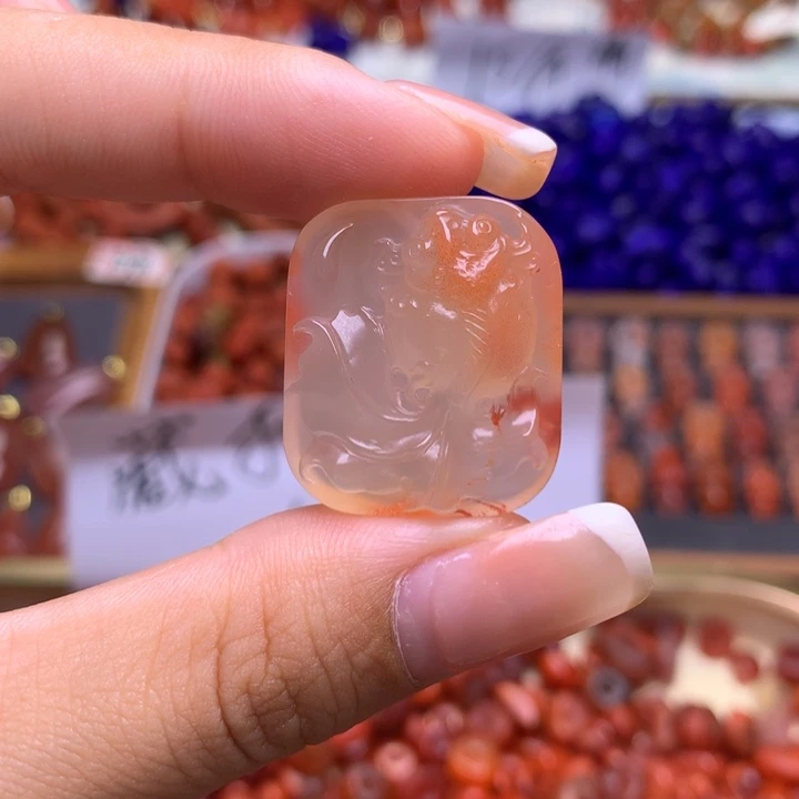 南红玛瑙未镶嵌珠宝半成品1