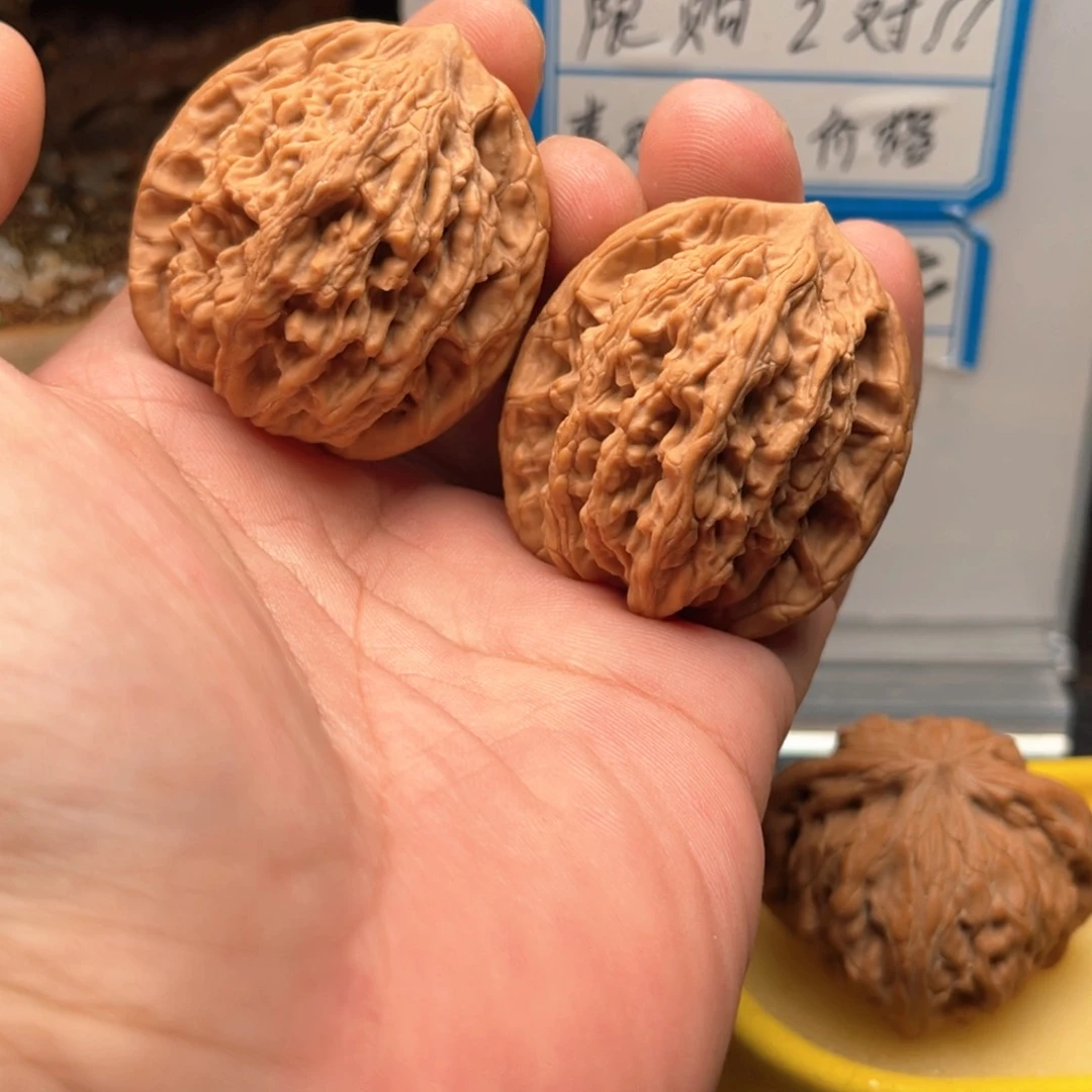 文玩核桃吊坠38山地麦穗虎头