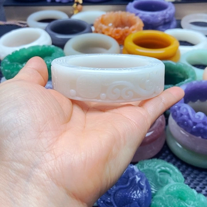 落***秋石英岩玉未镶嵌手镯