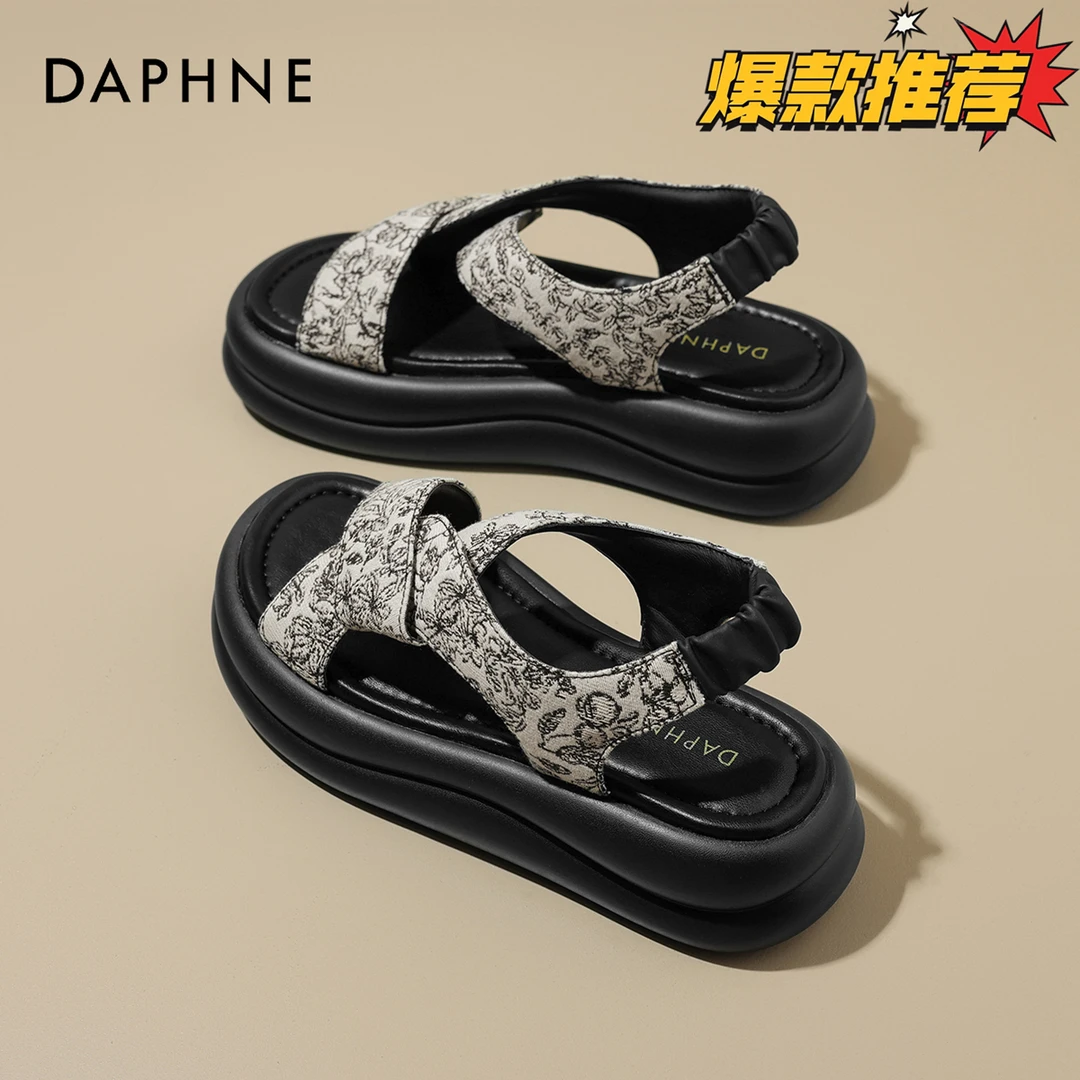 达芙妮配裙子罗马凉鞋女款2025夏季新款仙女风踩屎感厚底沙滩凉鞋