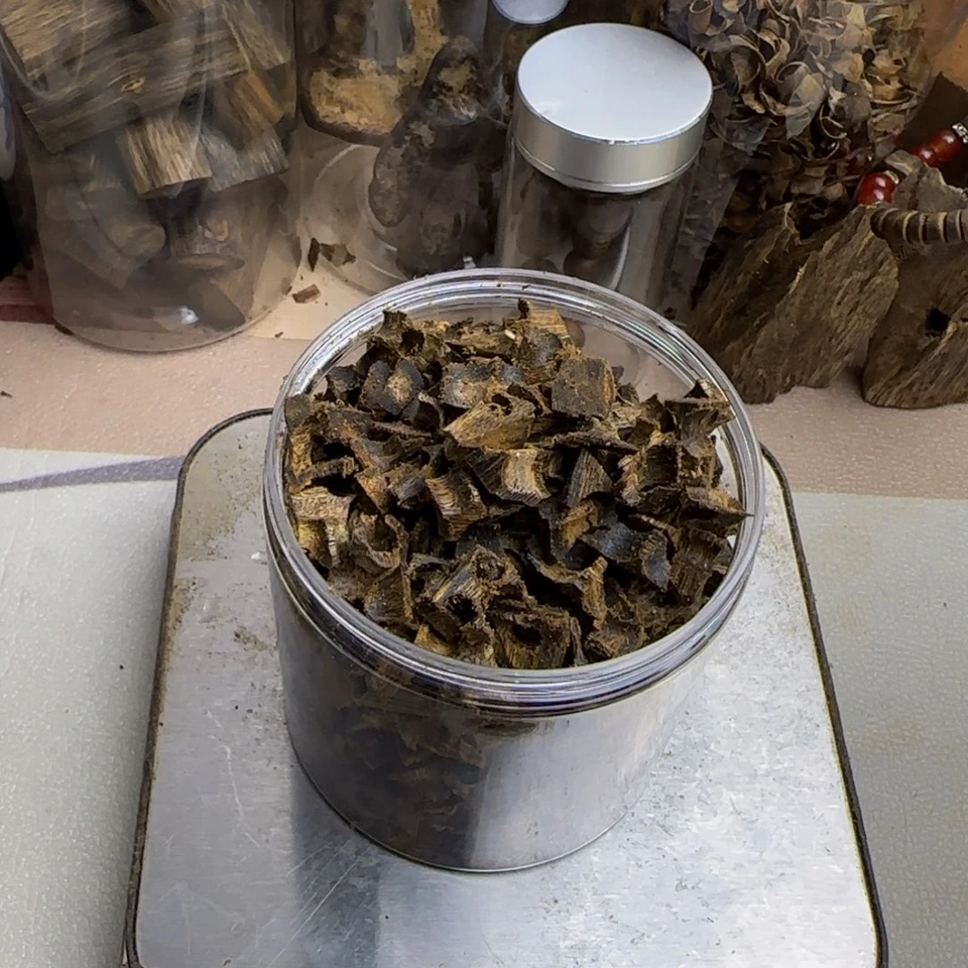 茗***秀沉香沉香碎屑透顶绿碎料101克