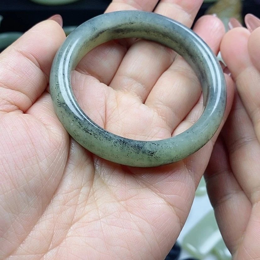 【闪购商品】和田玉手镯未镶嵌?**?