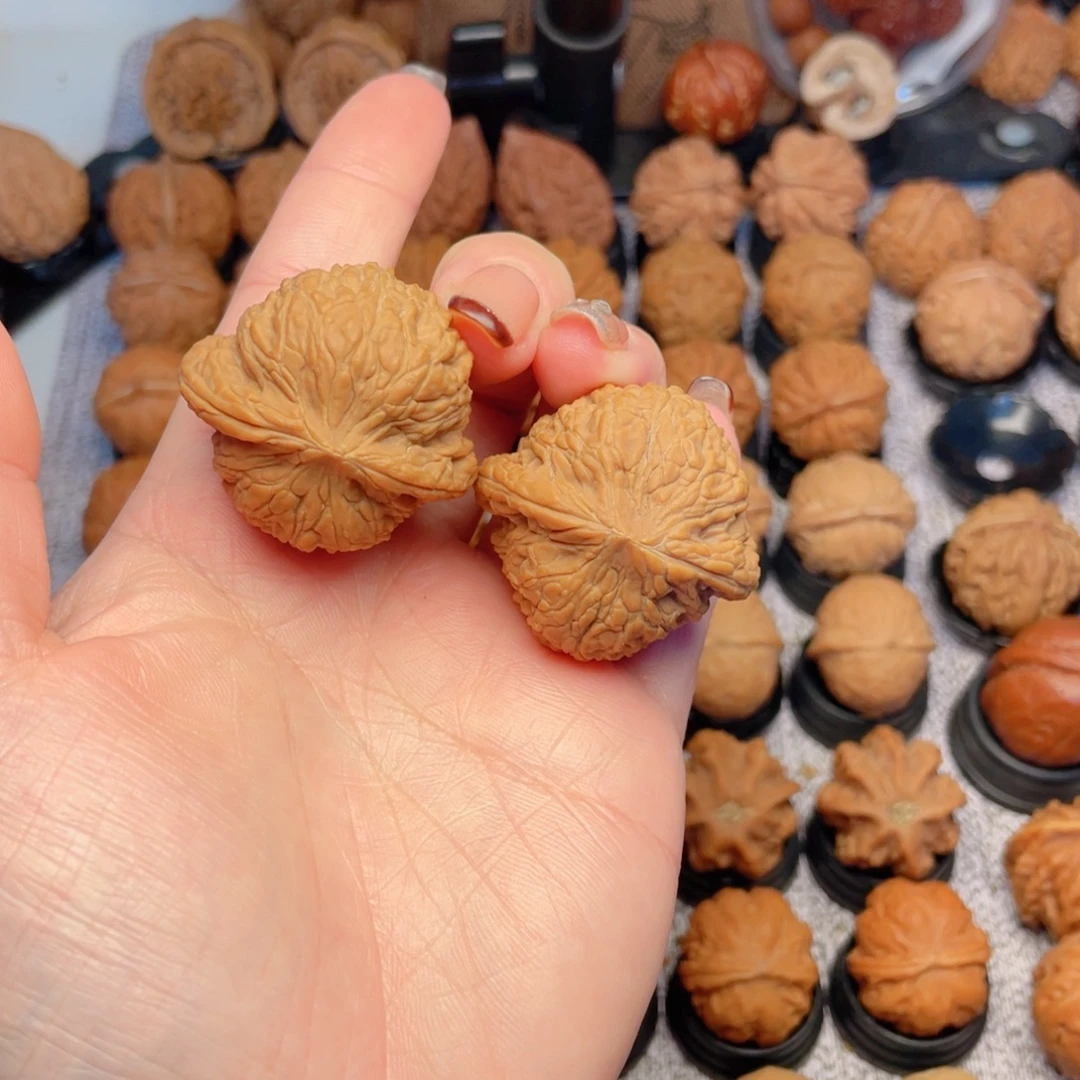 饭***摆文玩核桃把件磨盘狮子头