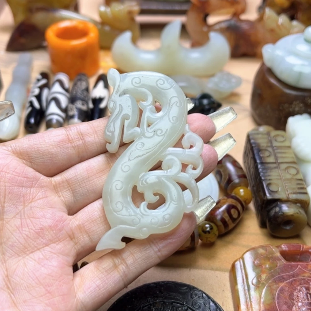 【闪购商品】蛇纹石玉颈饰未镶嵌