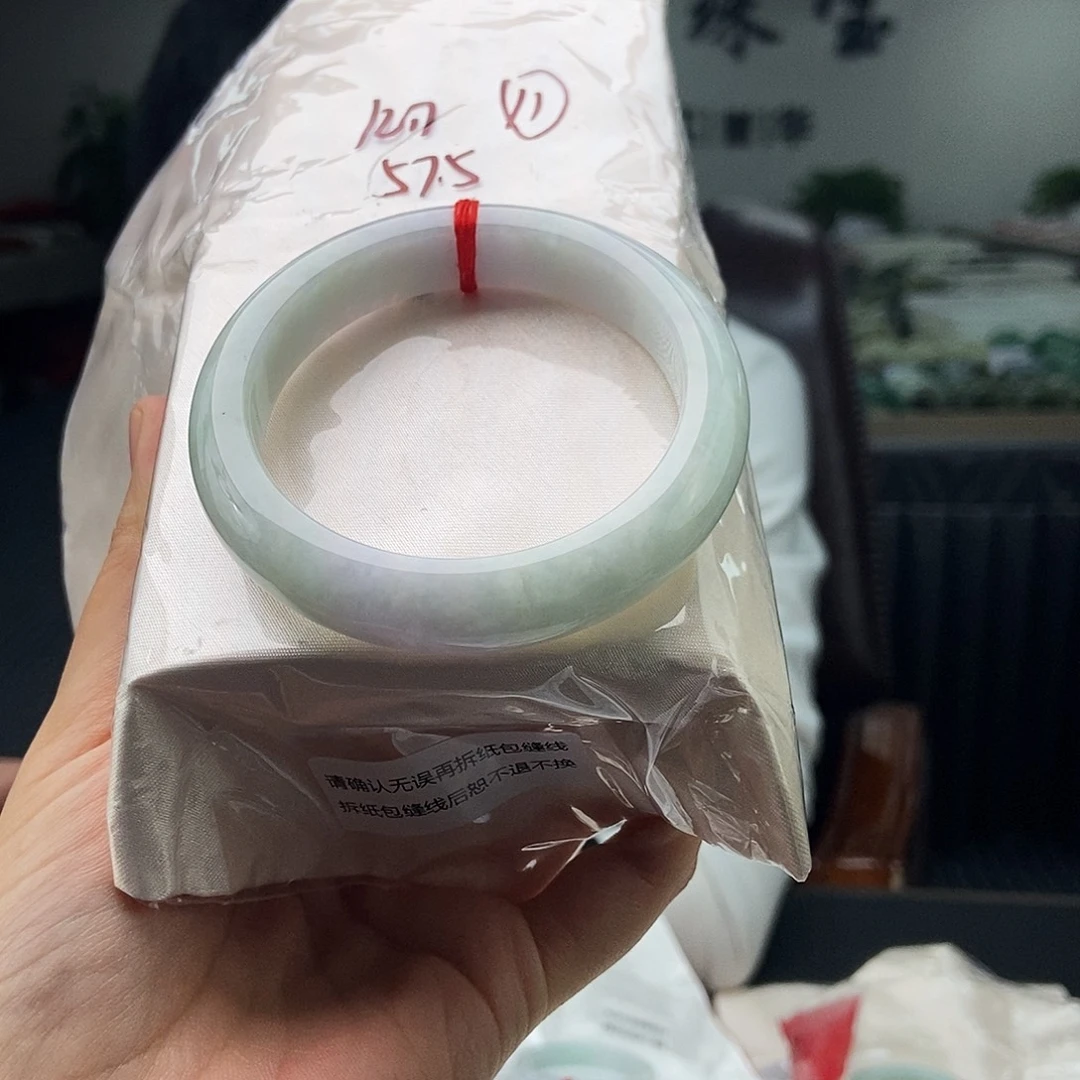 翡翠未镶嵌手镯颜色多样性发拍一发一