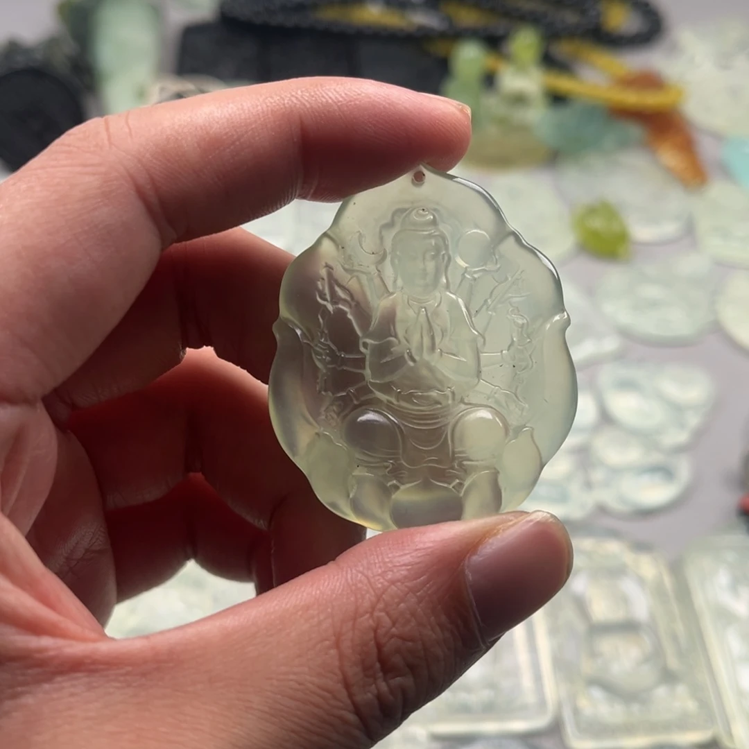 未镶嵌蛇纹石玉颈饰