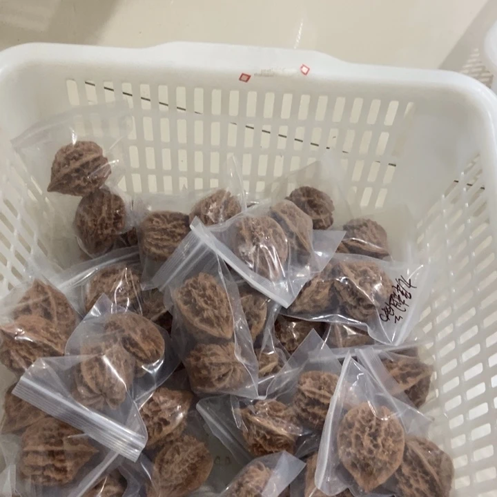 吊坠文玩核桃九尾粗筋瑕疵