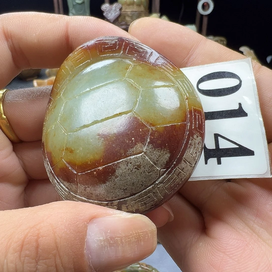 和田玉未镶嵌把件