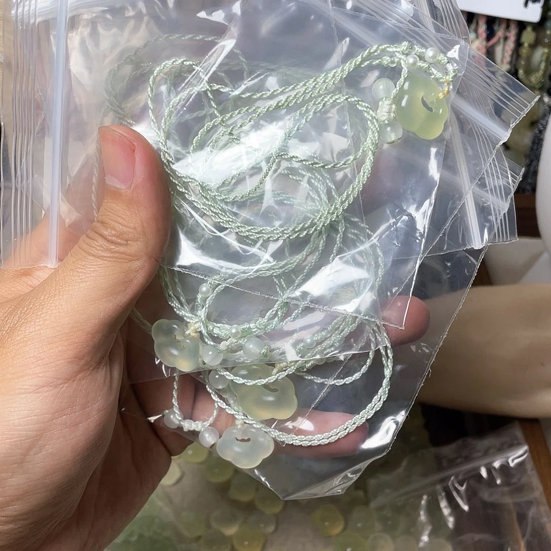 蛇纹石玉合金颈饰