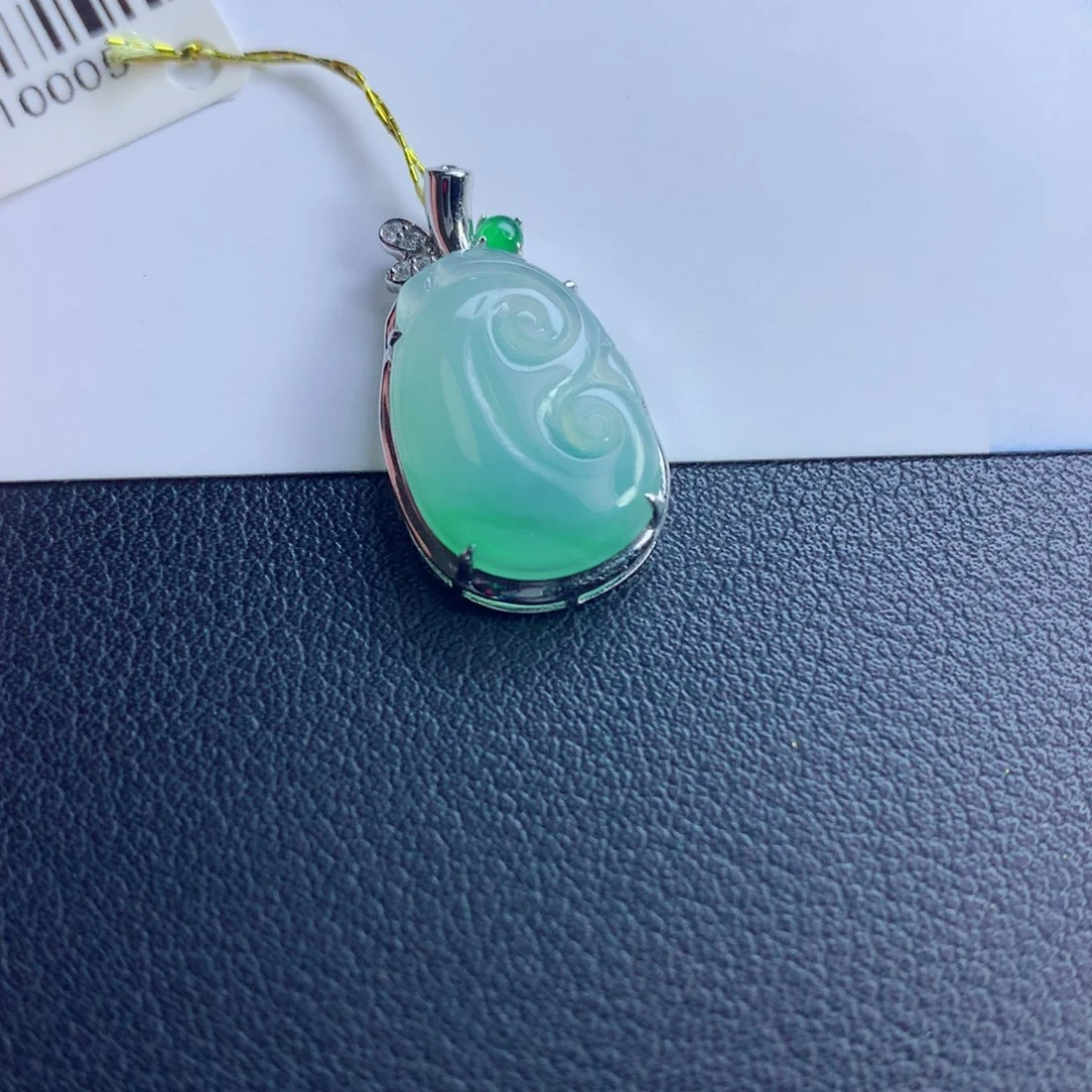 颈饰未镶嵌翡翠如意