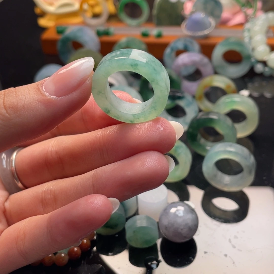 定制翡翠未镶嵌春知晓