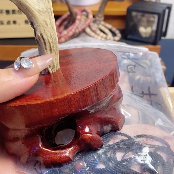 鹿骨把件着**食养殖鹿鹿角手把件