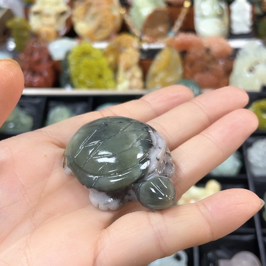 蛇纹石玉颈饰未镶嵌