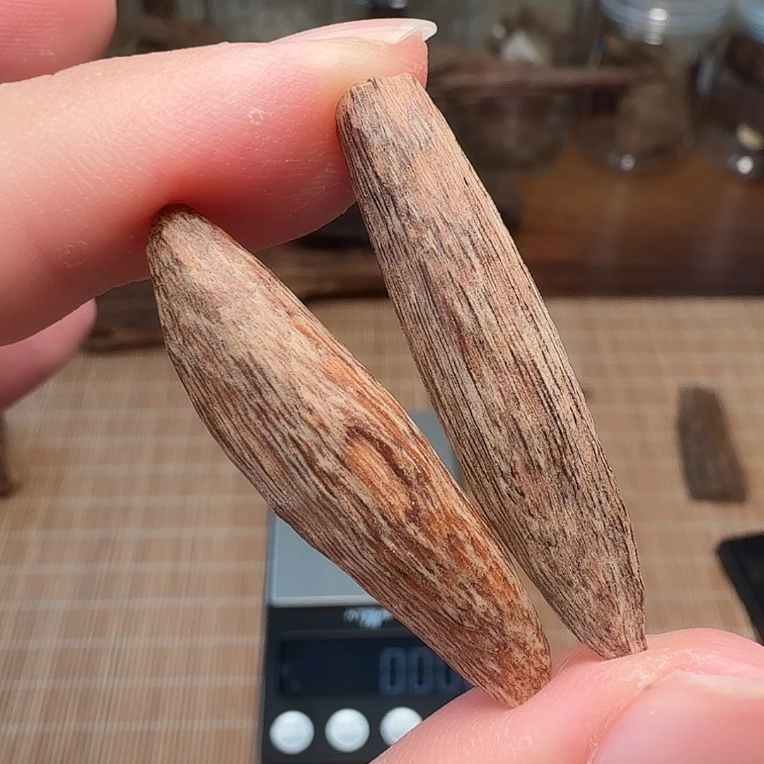 沉香海南黄油格瓜子