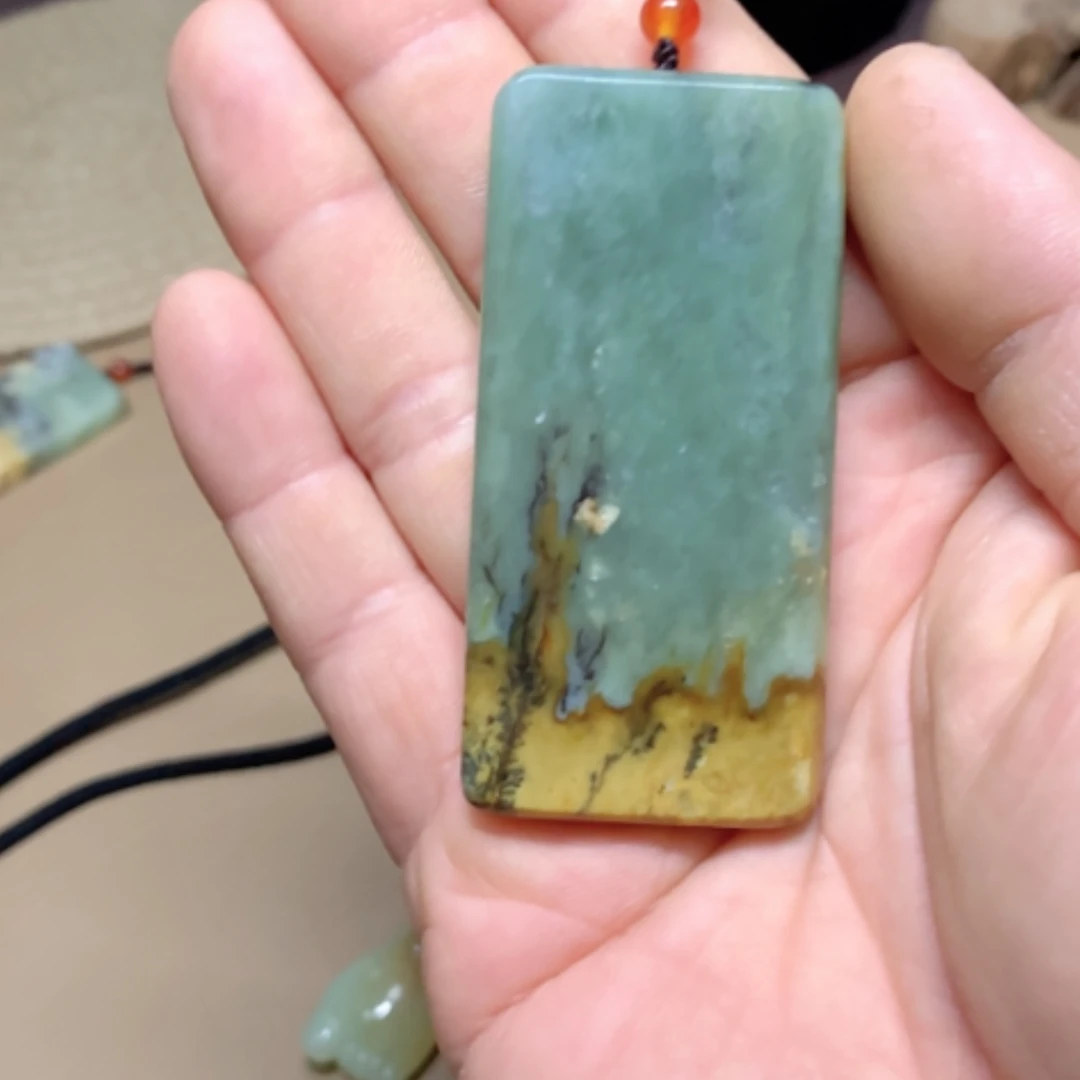 【闪购商品】颈饰未镶嵌岫岩河磨玉（透闪石质玉）