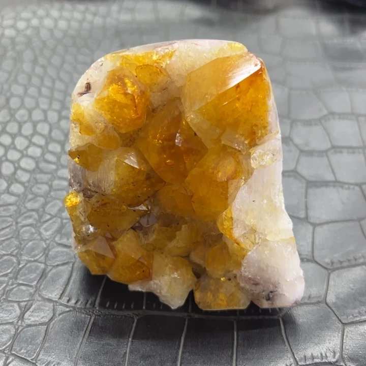 未镶嵌水晶珠宝半成品