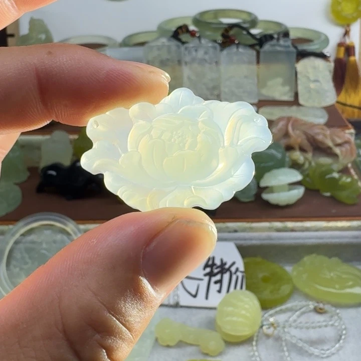 未镶嵌蛇纹石玉颈饰