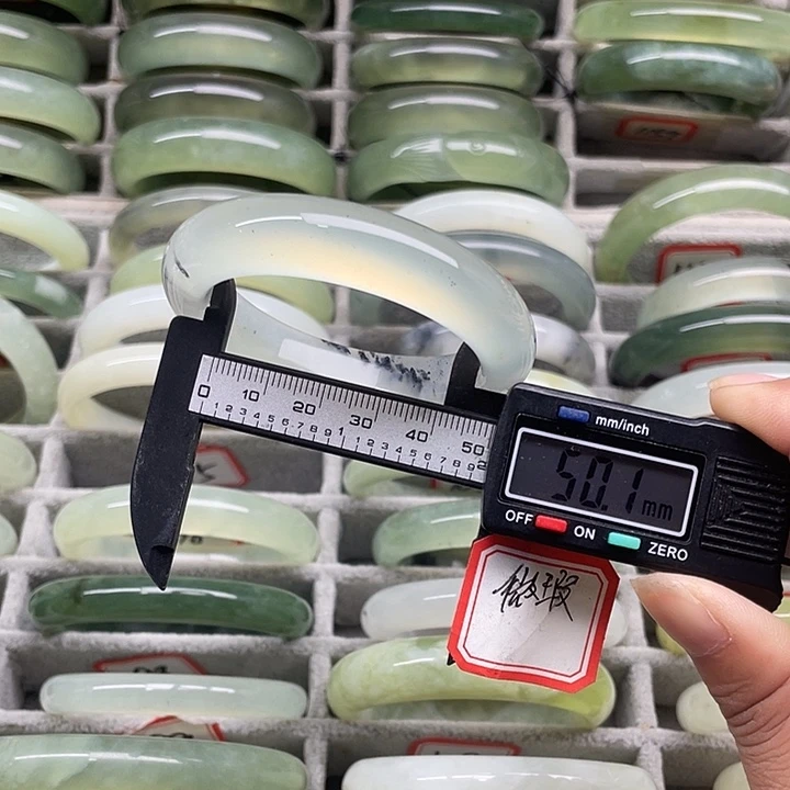 未镶嵌蛇纹石玉手镯95
