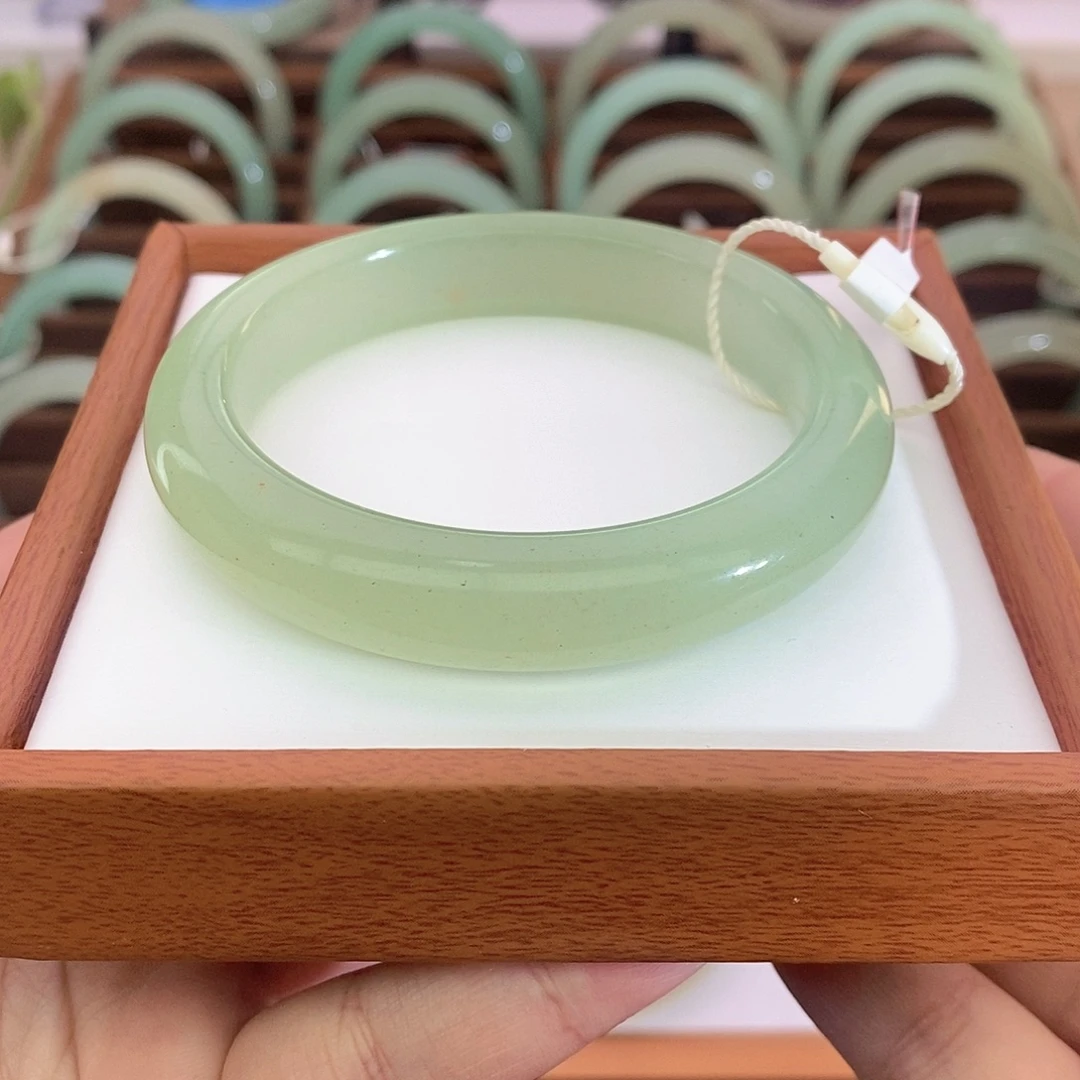 东陵石未镶嵌手镯58