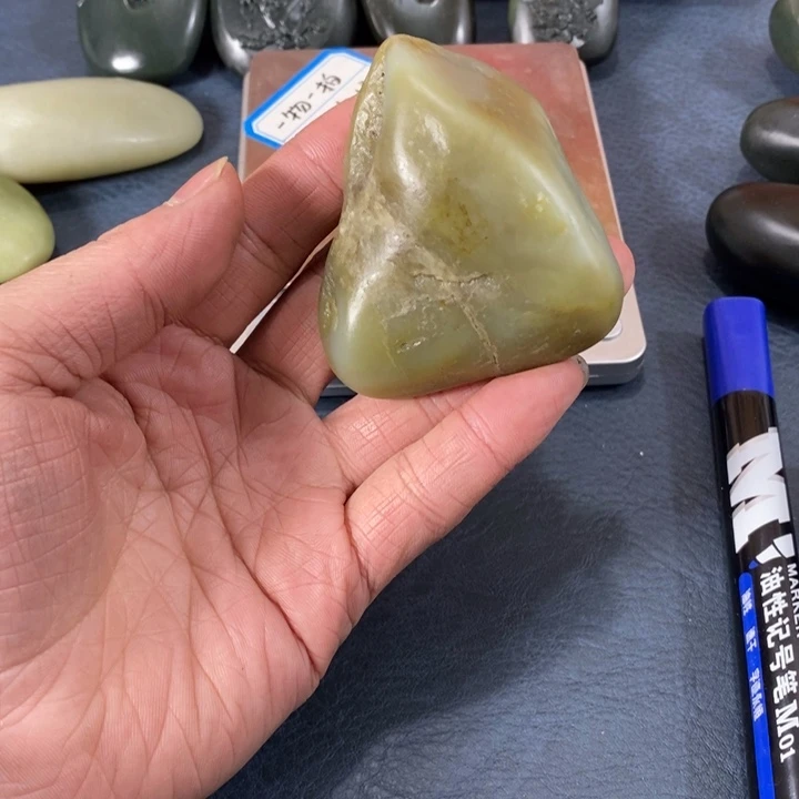 邦***生和田玉（糖玉）未镶嵌挂件