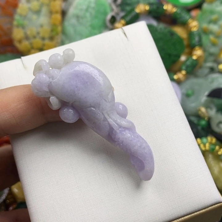 翡翠未镶嵌吊坠(赠链)