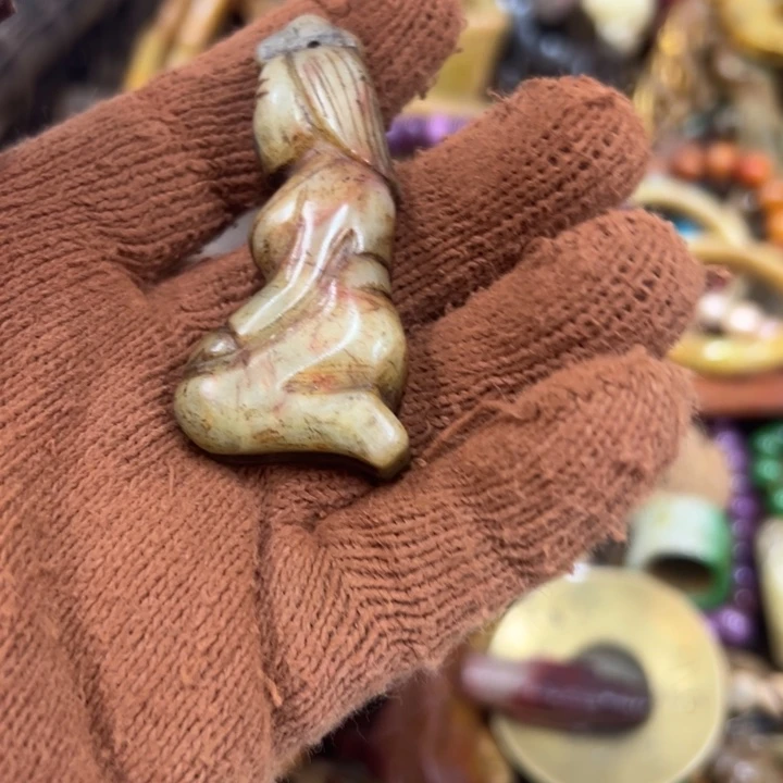 和田玉（青白玉）未镶嵌挂件