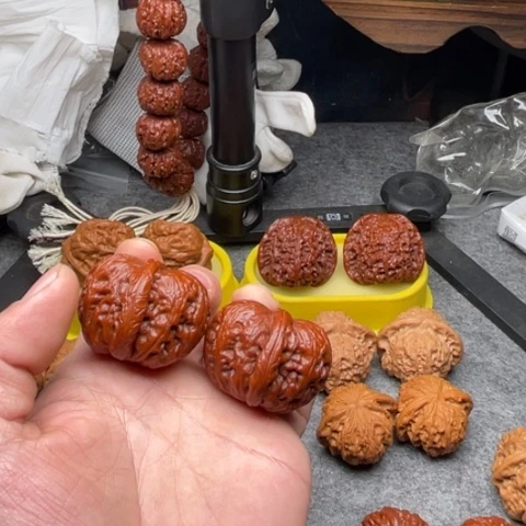 @***W文玩核桃吊坠元宝41