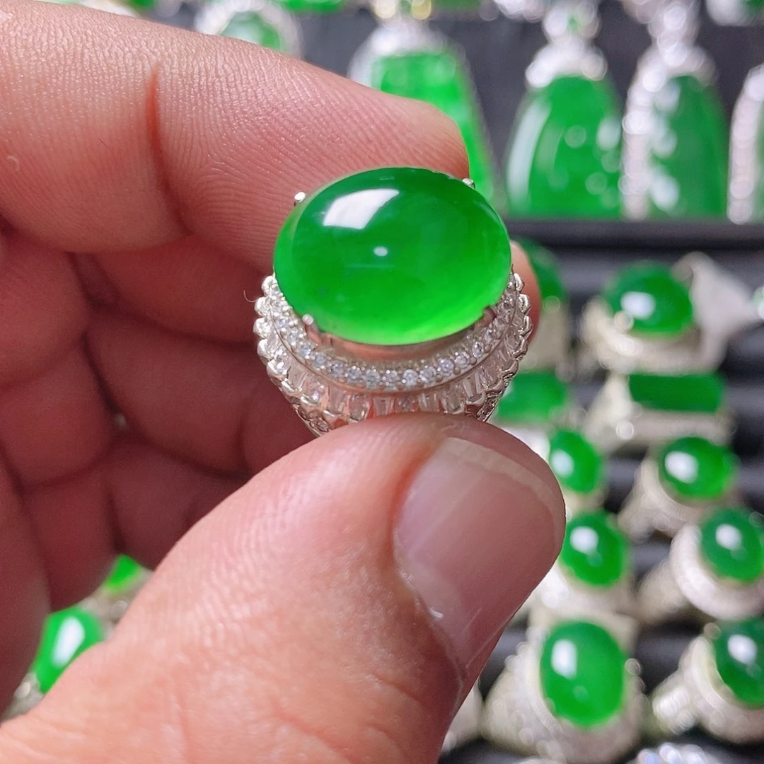 翡翠未镶嵌颈饰