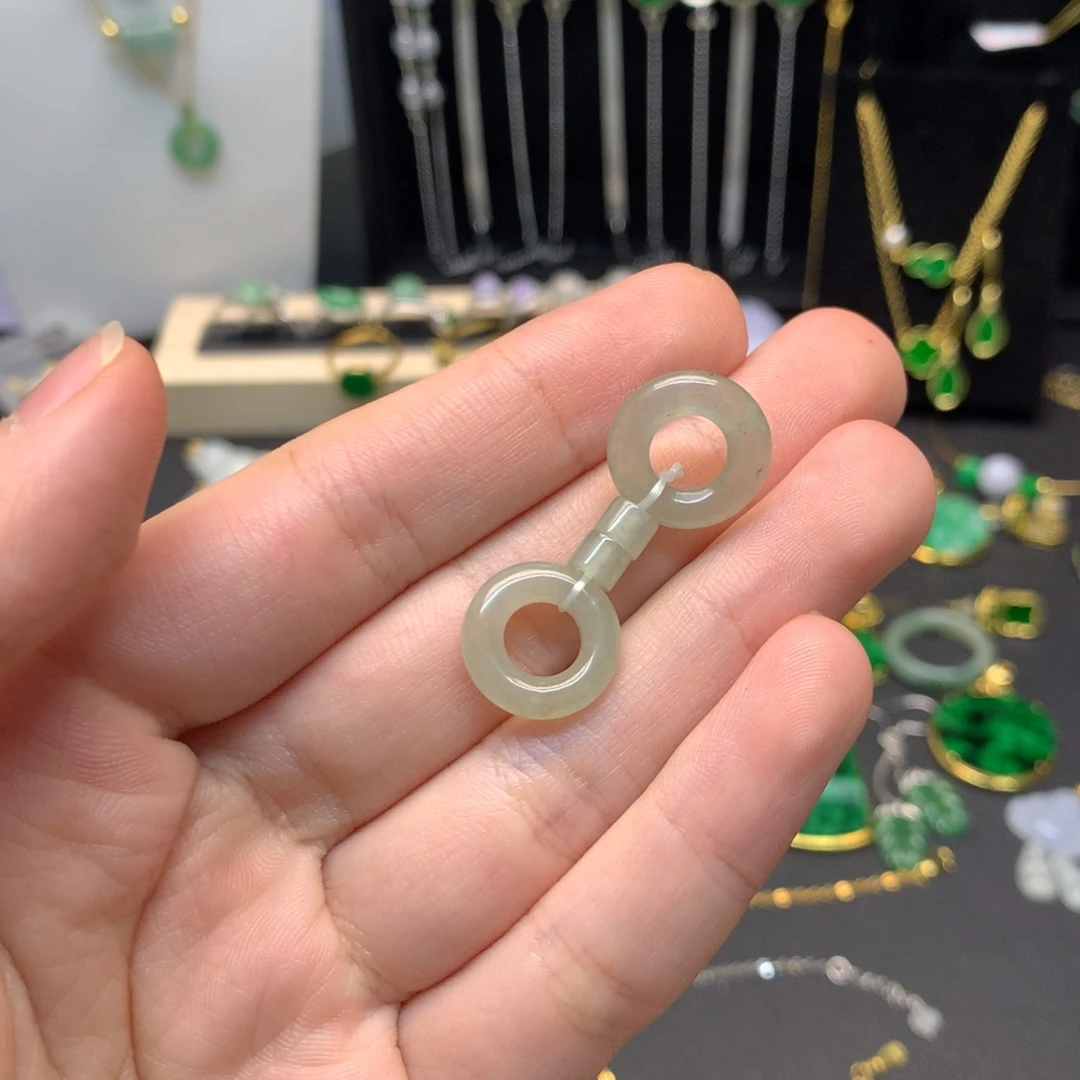 翡翠未镶嵌吊坠(不含链)有纹裂