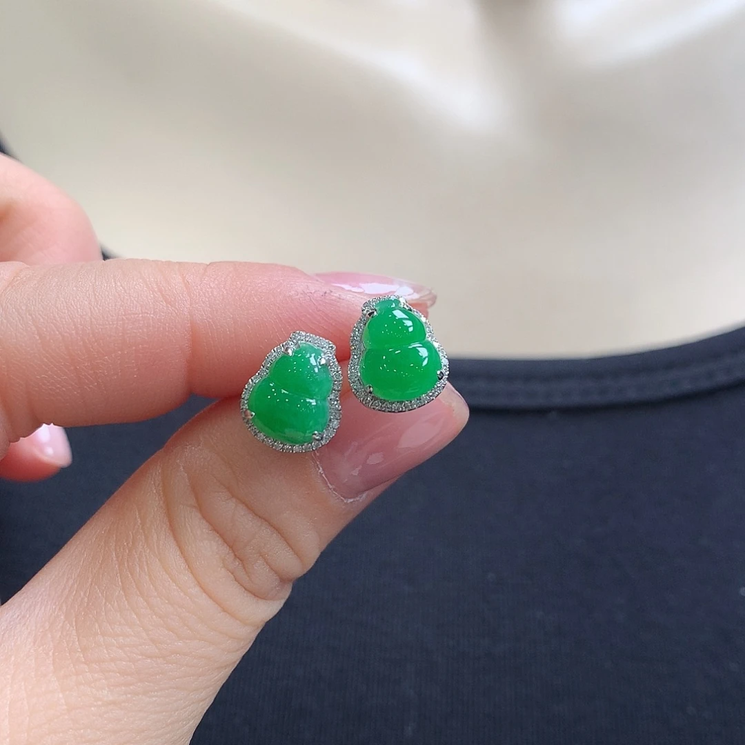 翡翠18K金镶嵌耳饰葫芦