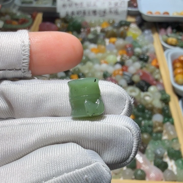 和田玉未镶嵌珠宝半成品
