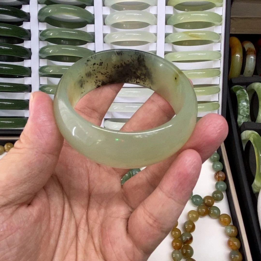 蛇纹石玉未镶嵌手镯55