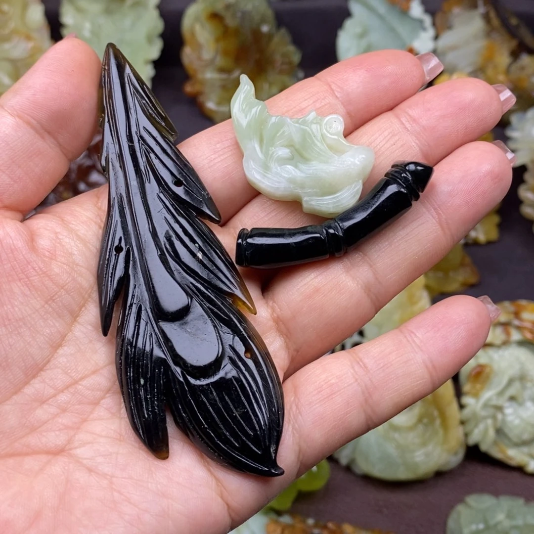 蛇纹石玉颈饰未镶嵌微瑕没绳子