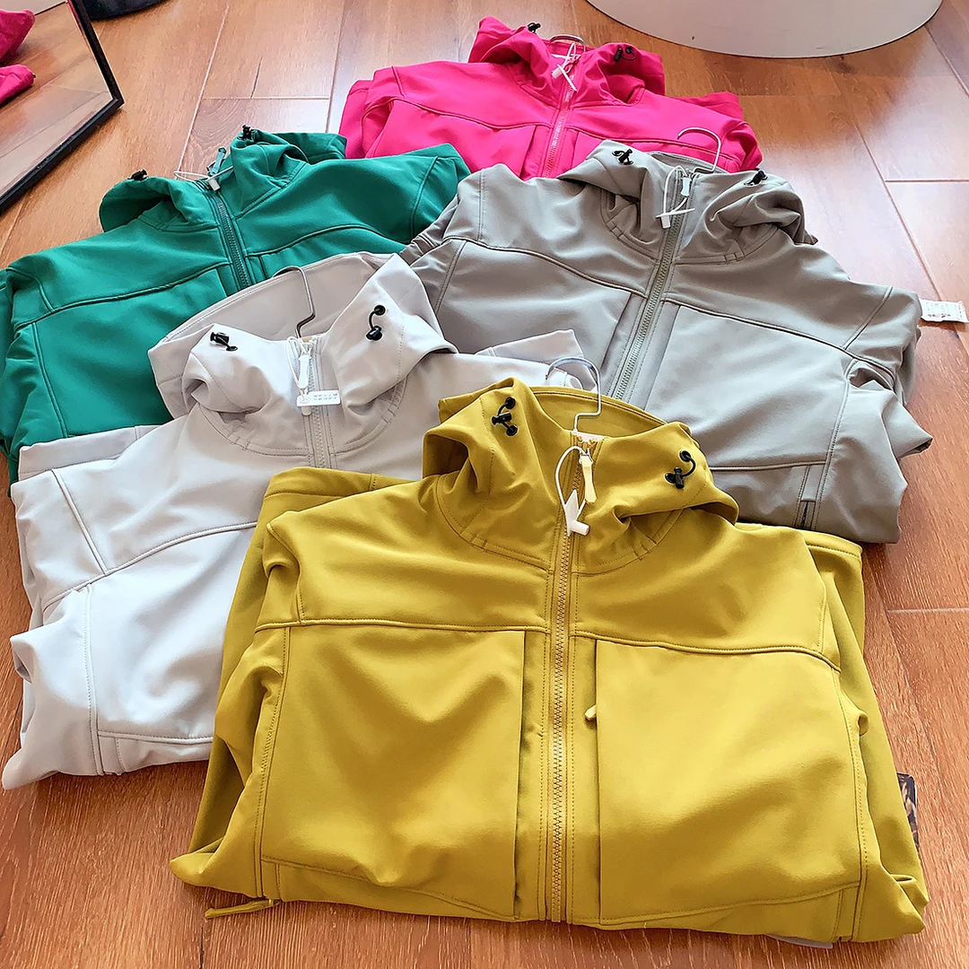 鸟家软壳衣秋冬新款加薄绒防水户外休闲经典款带兜软壳冲锋衣