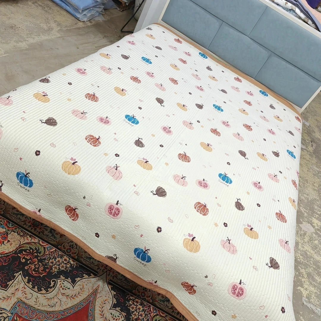 莫小柔宽边床盖（多彩南瓜）2米✕2.3米