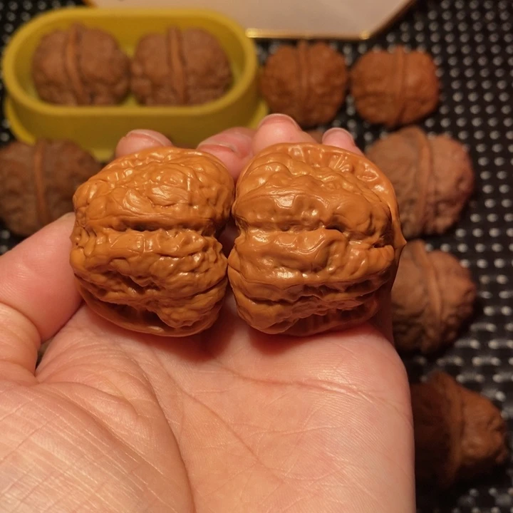 文玩核桃把件四开八腿肉蛙