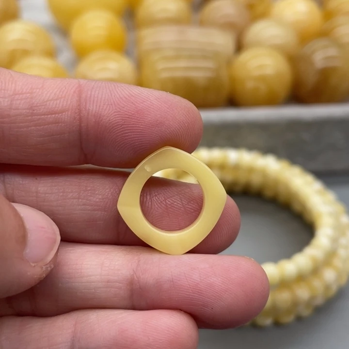 琥珀未镶嵌裸石蜜蜡