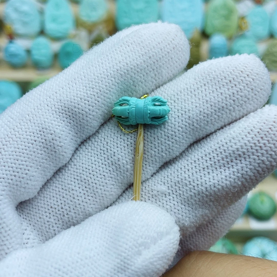 未镶嵌绿松石珠宝奇石