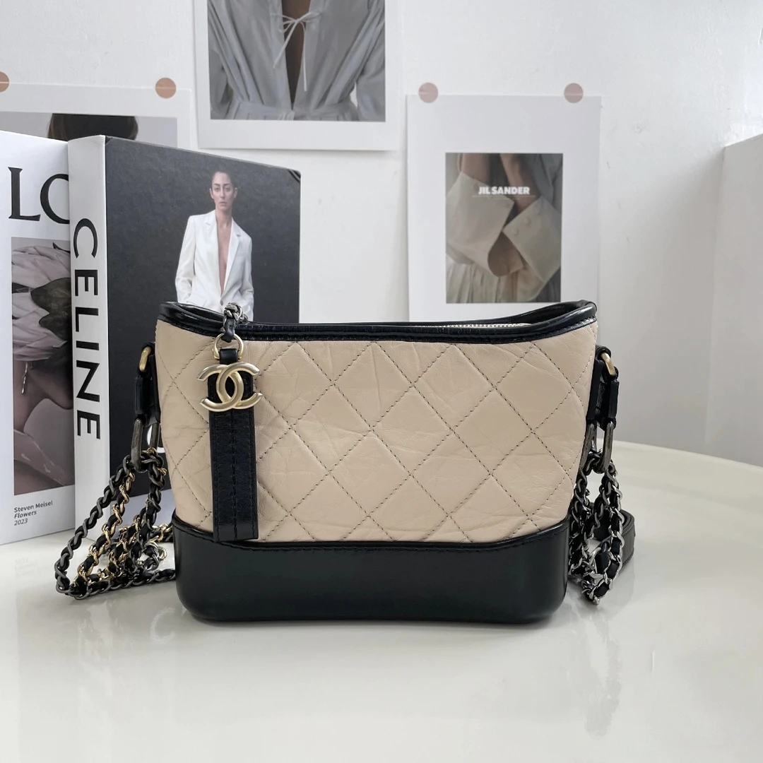 99新 Chanel/香奈儿 蔚蓝/奶茶色 小号流浪包 25开带卡票 北京