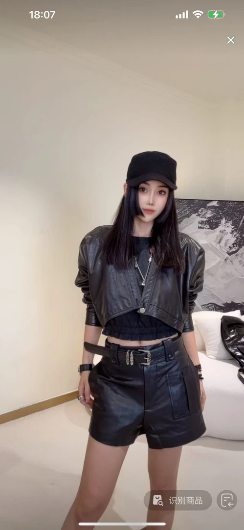 儒一超短植鞣羊皮外套